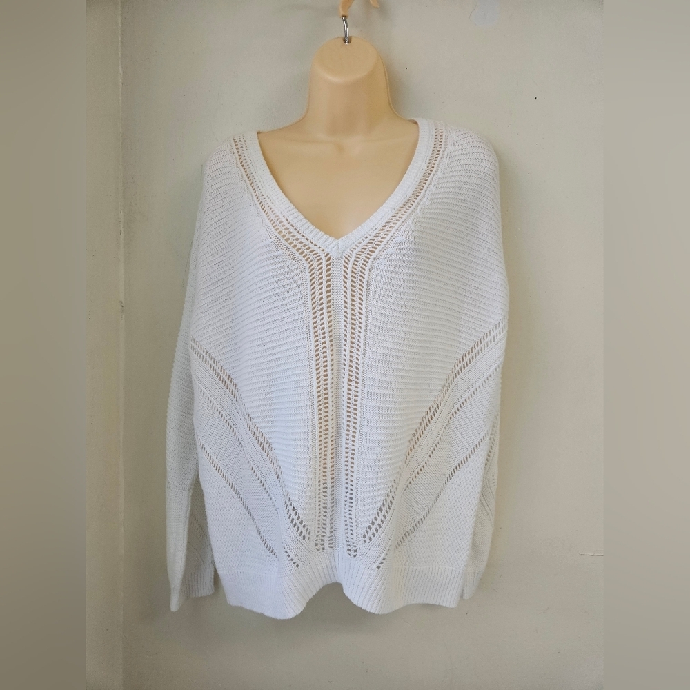 Dex/ SweaterWomen's S White V-Neck Knit Crochet